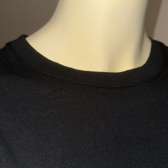 Basic black tee - Picture 4 of 4